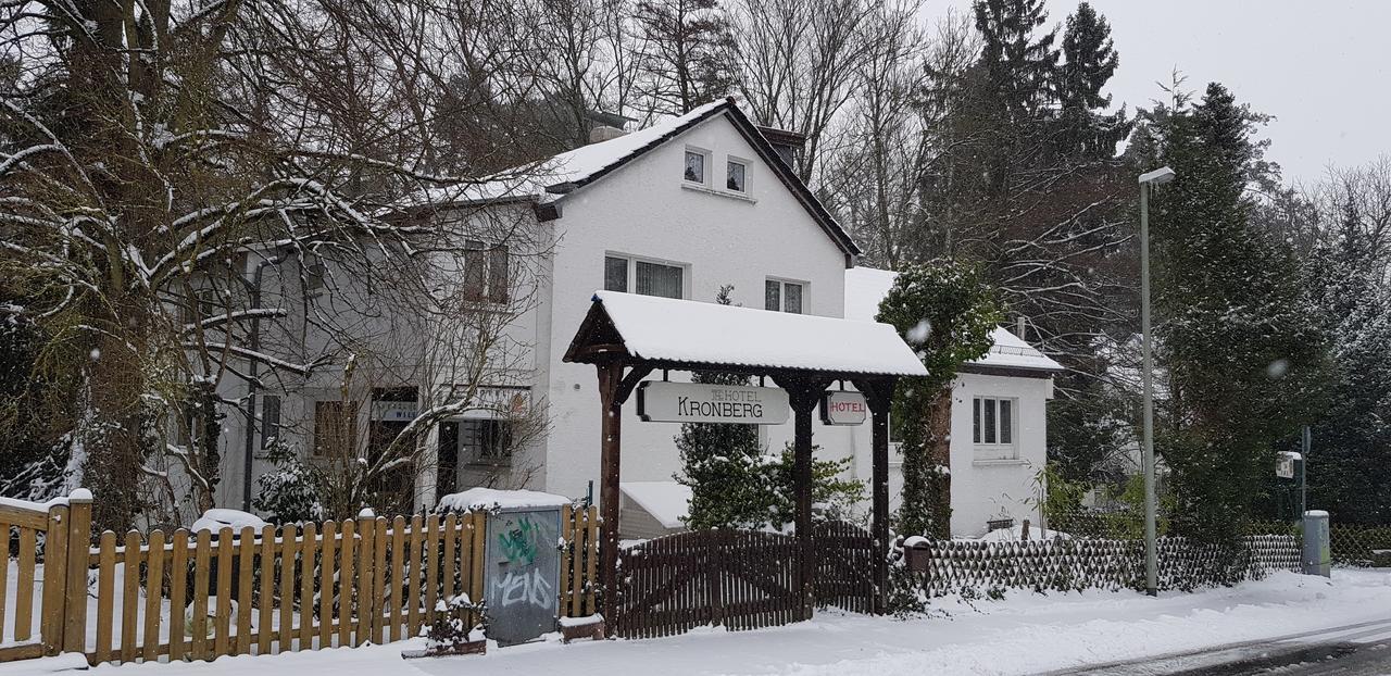 Hotel Kronberg ครอนแบร์ก อิม เทานุส ภายนอก รูปภาพ
